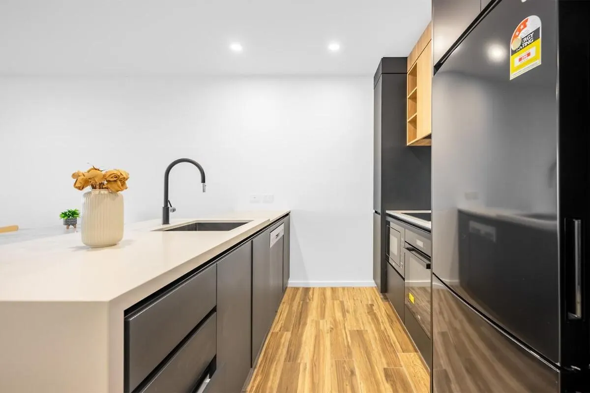 Apartment Modern City 2B&2B Retreat Await Canberra