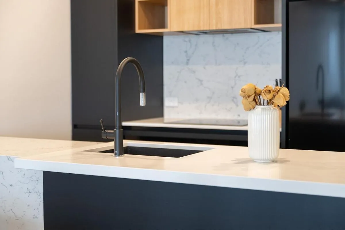 Modern City 2B&2B Retreat Await Canberra Apartment